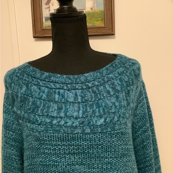 Sweater - Picture 2 of 3